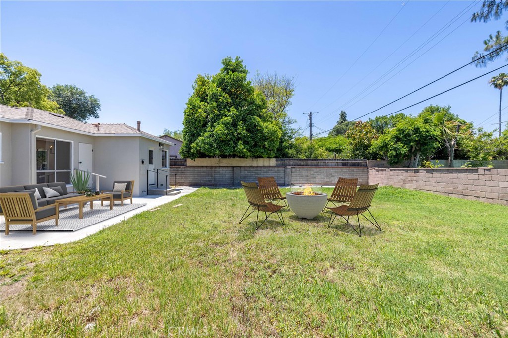 19123 Archwood Street