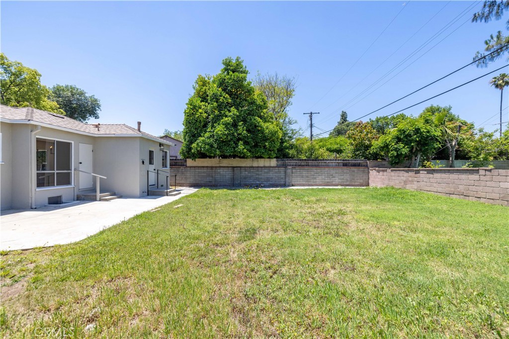 19123 Archwood Street