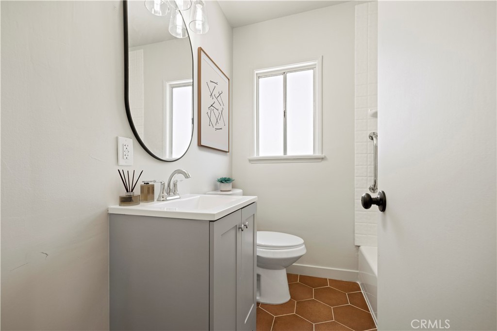 19123 Archwood Street