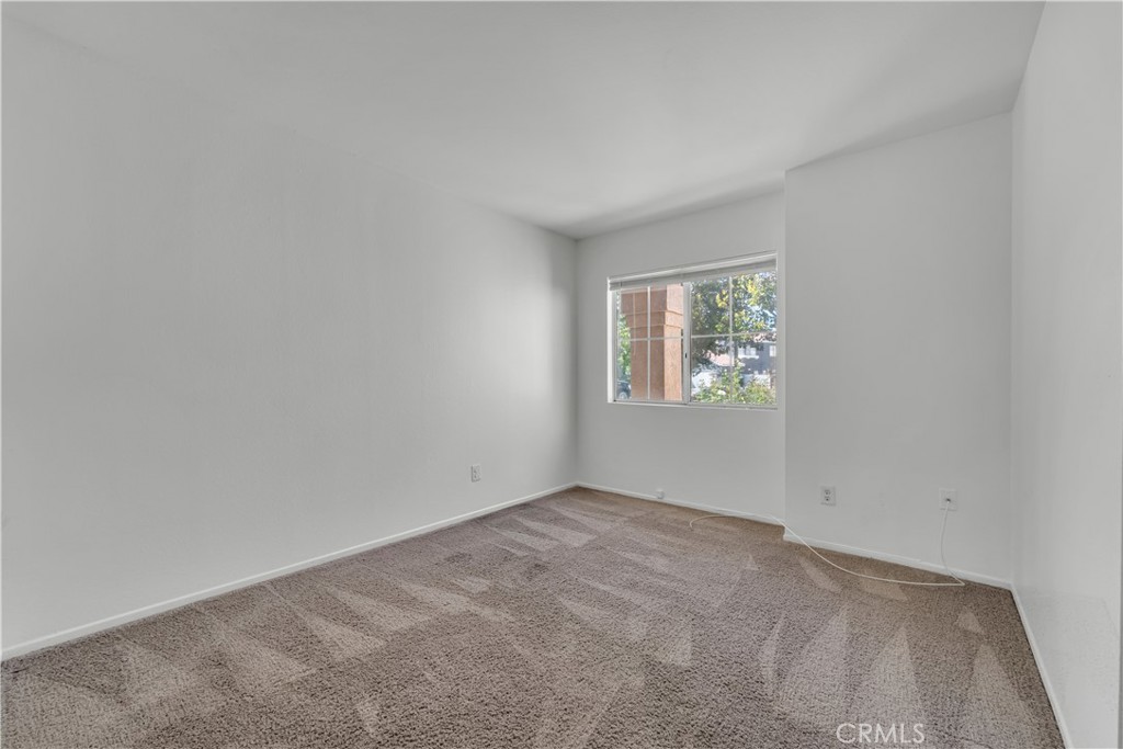 45664 Victoria Avenue