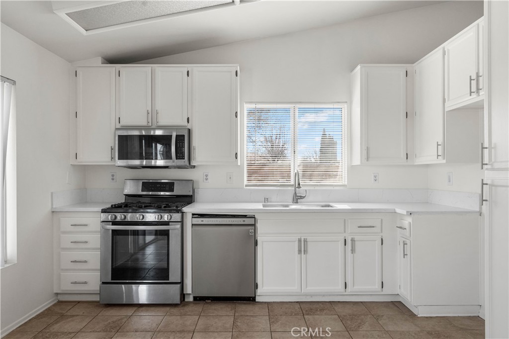 45664 Victoria Avenue