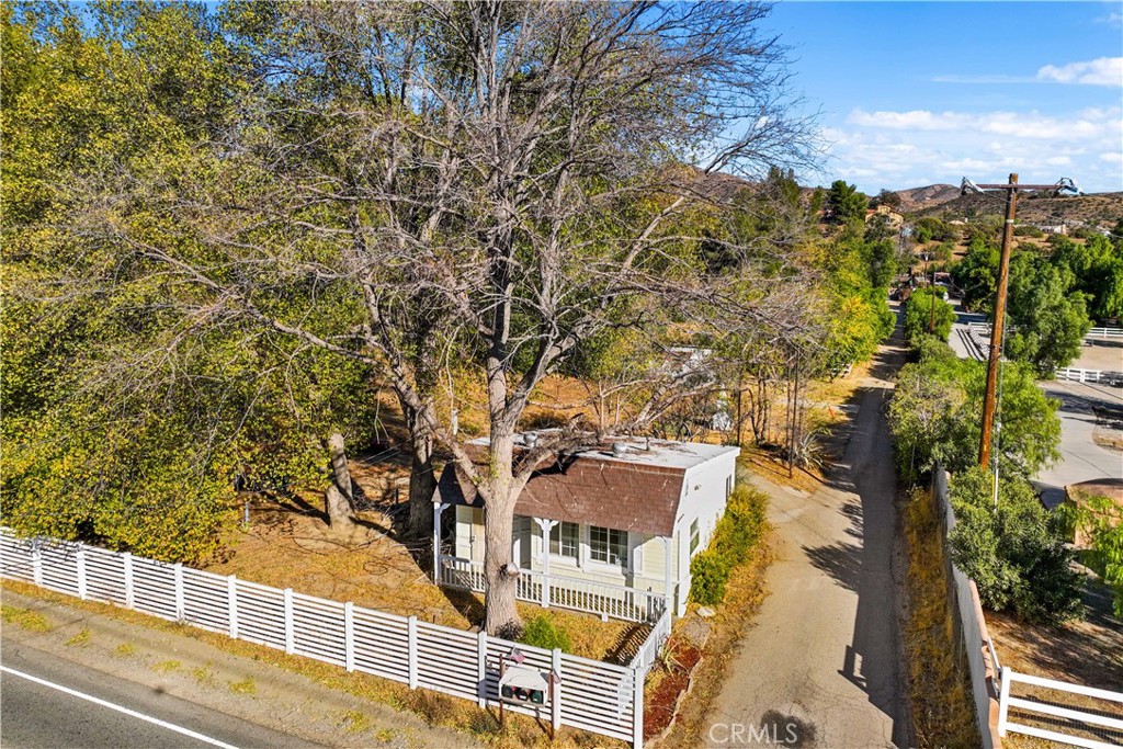 33136 Agua Dulce Canyon Road