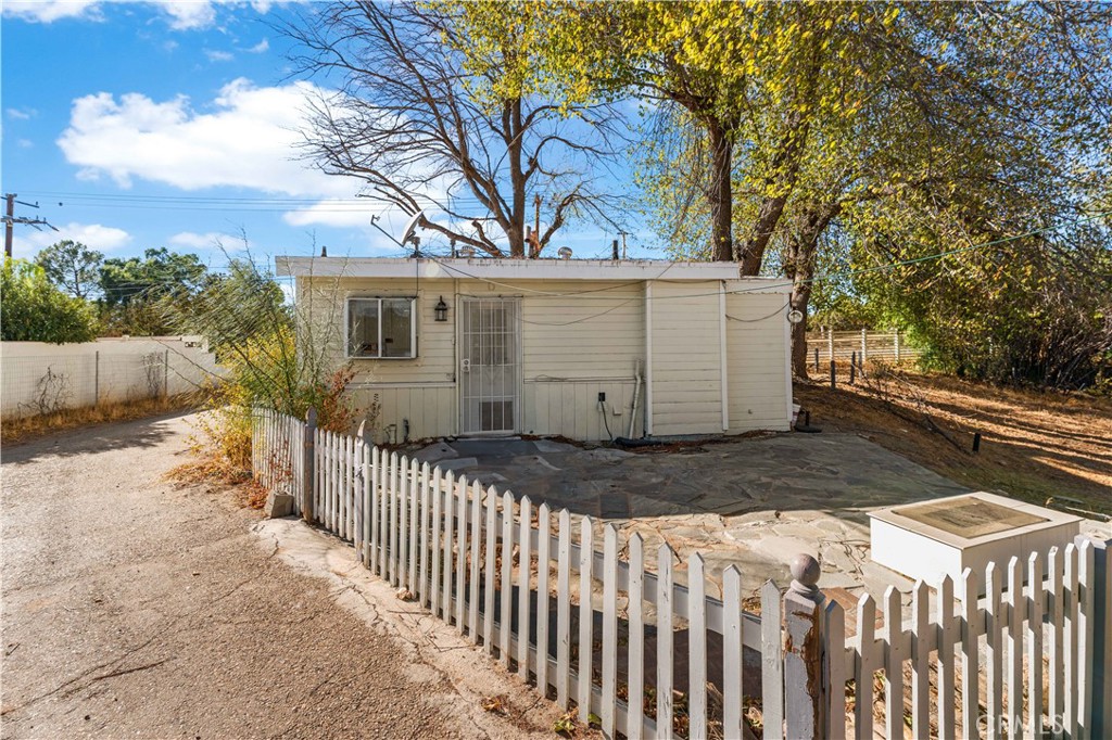 33136 Agua Dulce Canyon Road