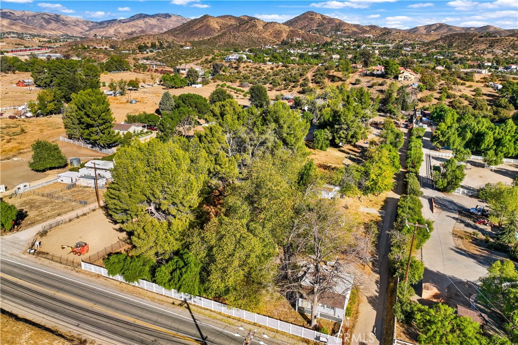 33136 Agua Dulce Canyon Road