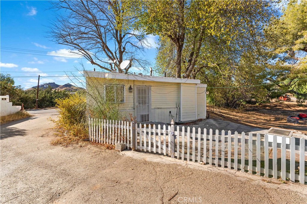 33136 Agua Dulce Canyon Road