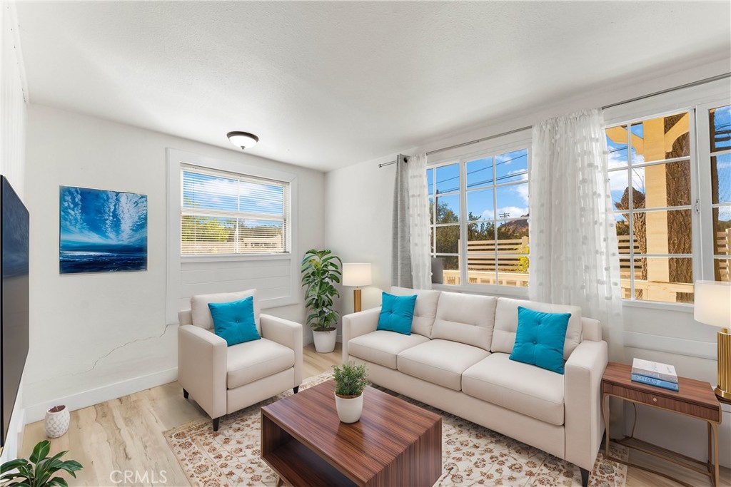 33136 Agua Dulce Canyon Road