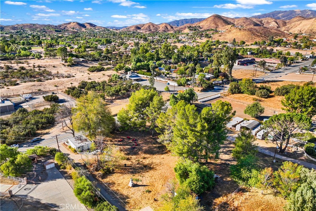 33136 Agua Dulce Canyon Road