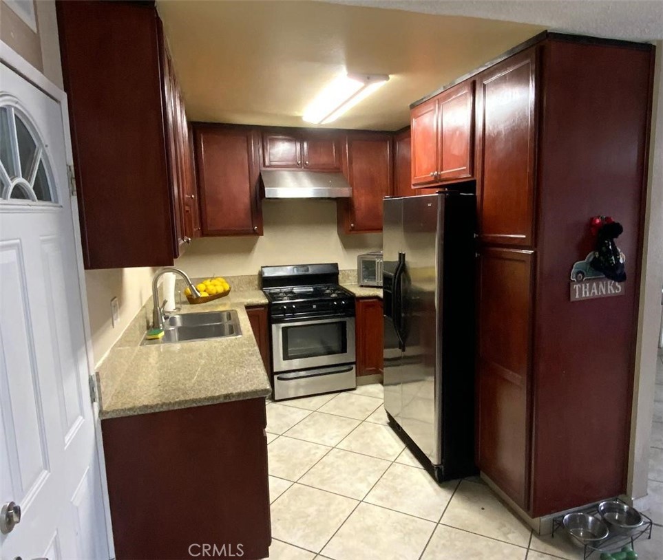 14435 Plummer Street 7