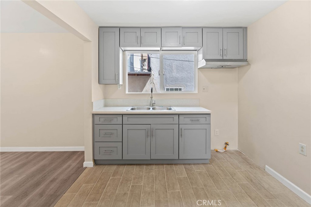 10518 S Vermont Avenue