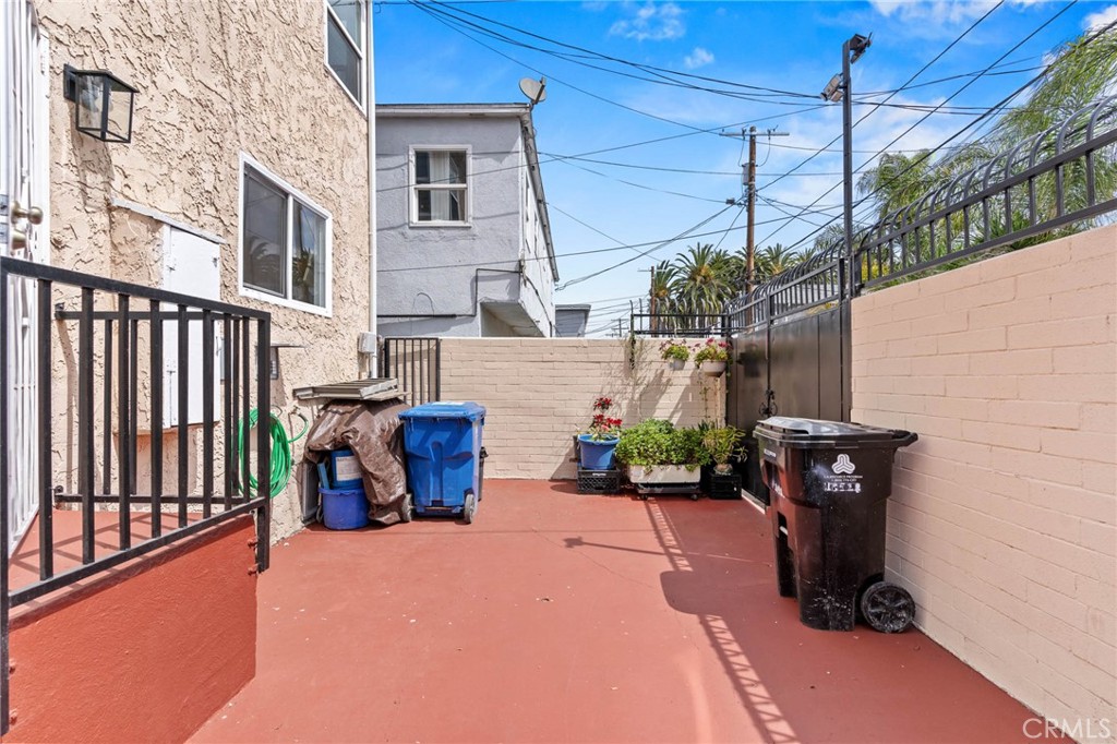 10518 S Vermont Avenue