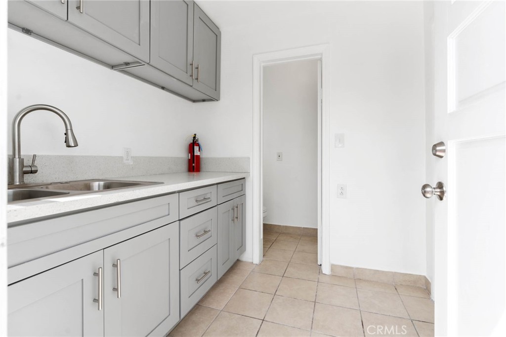 10518 S Vermont Avenue