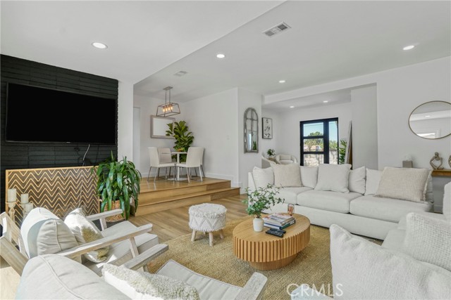 8102 Willis Ave