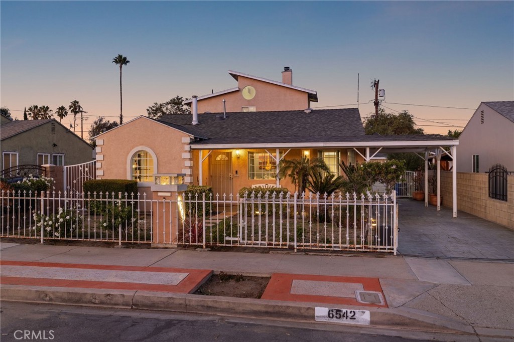 6542 Babcock Avenue