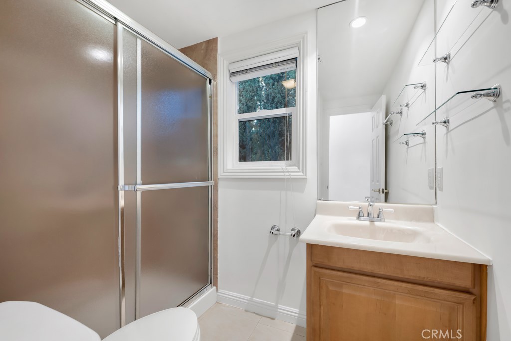 4446 Hayvenhurst Avenue