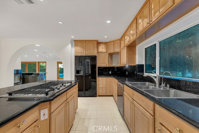 4446 Hayvenhurst AVE