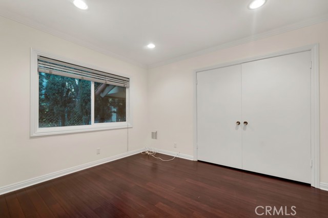 4446 Hayvenhurst AVE