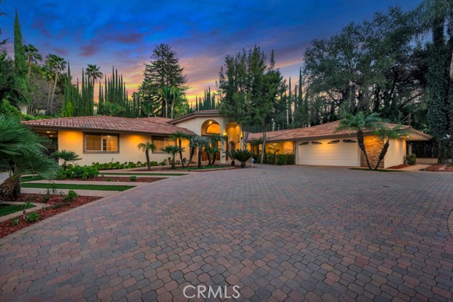 4446 Hayvenhurst AVE