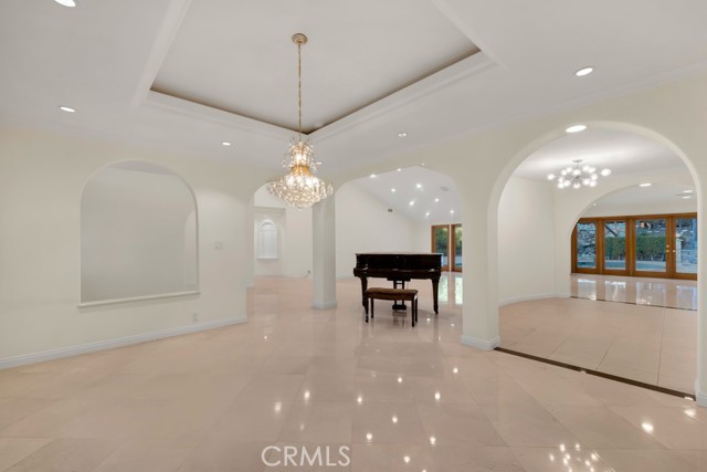 4446 Hayvenhurst AVE