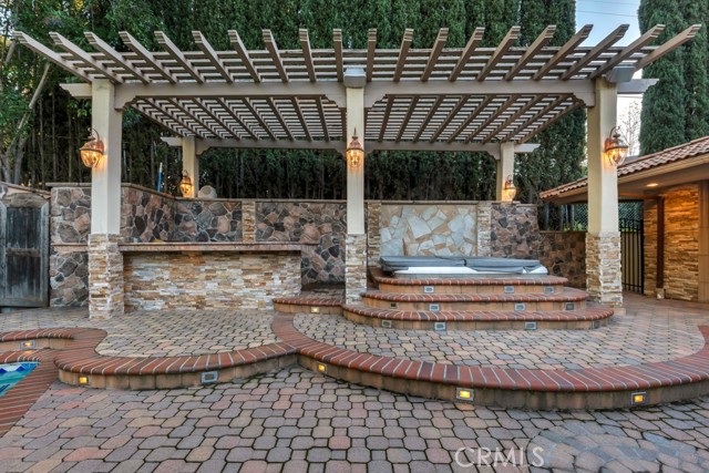 4446 Hayvenhurst AVE