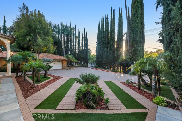 4446 Hayvenhurst AVE