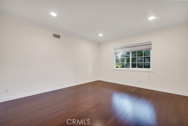 4446 Hayvenhurst AVE