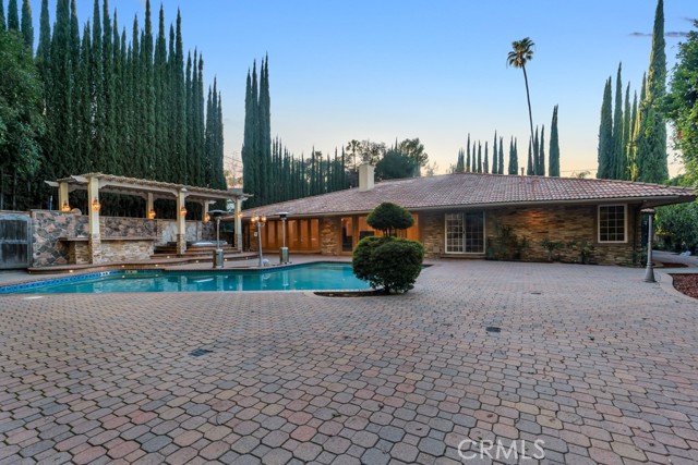 4446 Hayvenhurst AVE