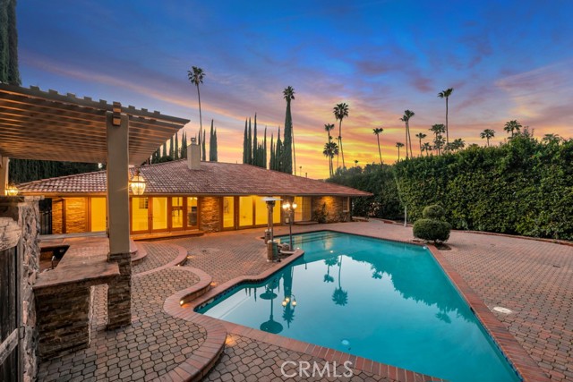 4446 Hayvenhurst AVE