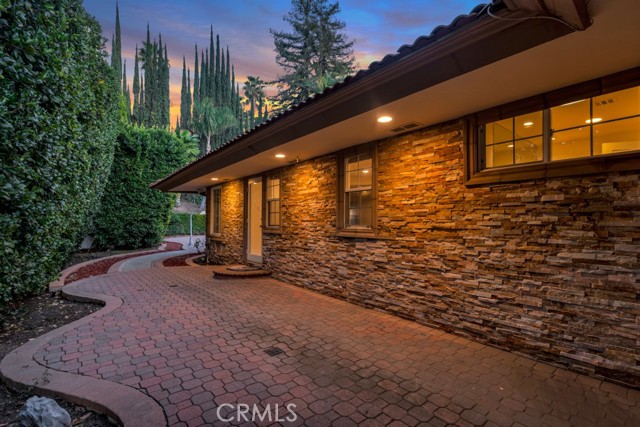 4446 Hayvenhurst AVE