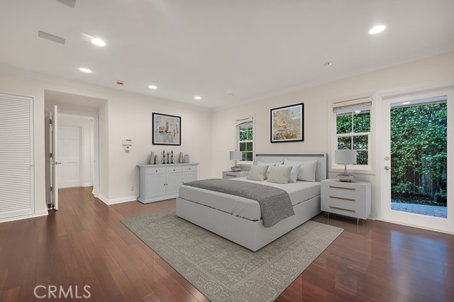 4446 Hayvenhurst AVE