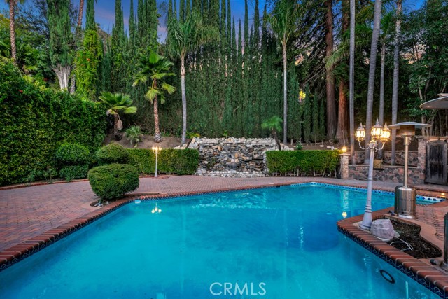 4446 Hayvenhurst AVE