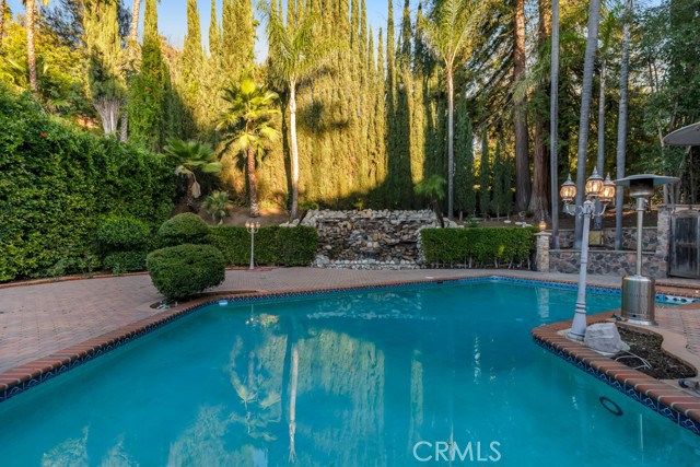 4446 Hayvenhurst AVE