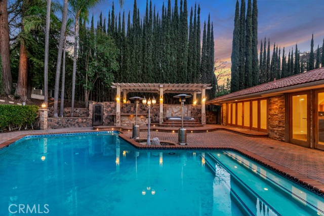 4446 Hayvenhurst AVE