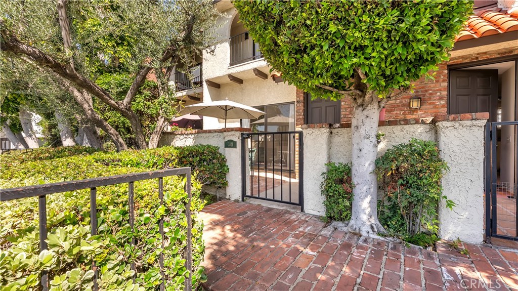 1719 Rogers Place 33H