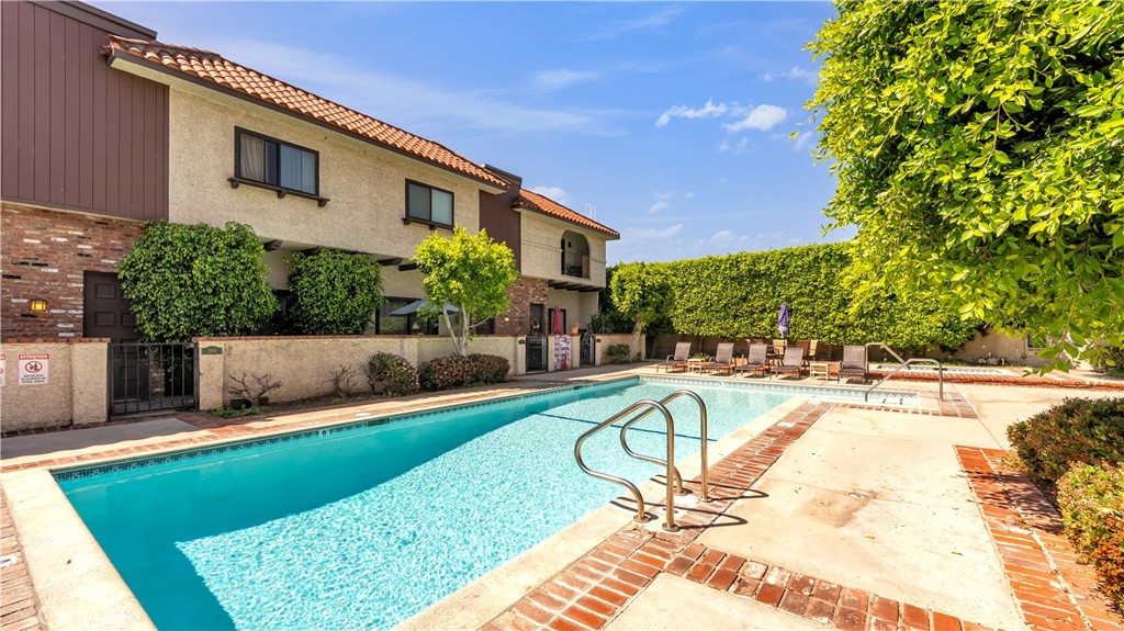 1719 Rogers Place 33H