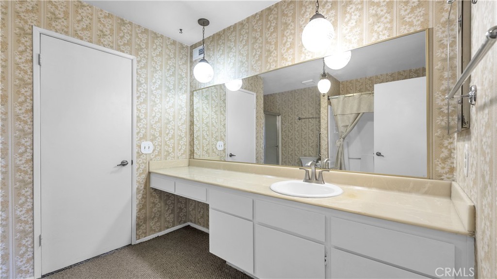 1719 Rogers Place 33H