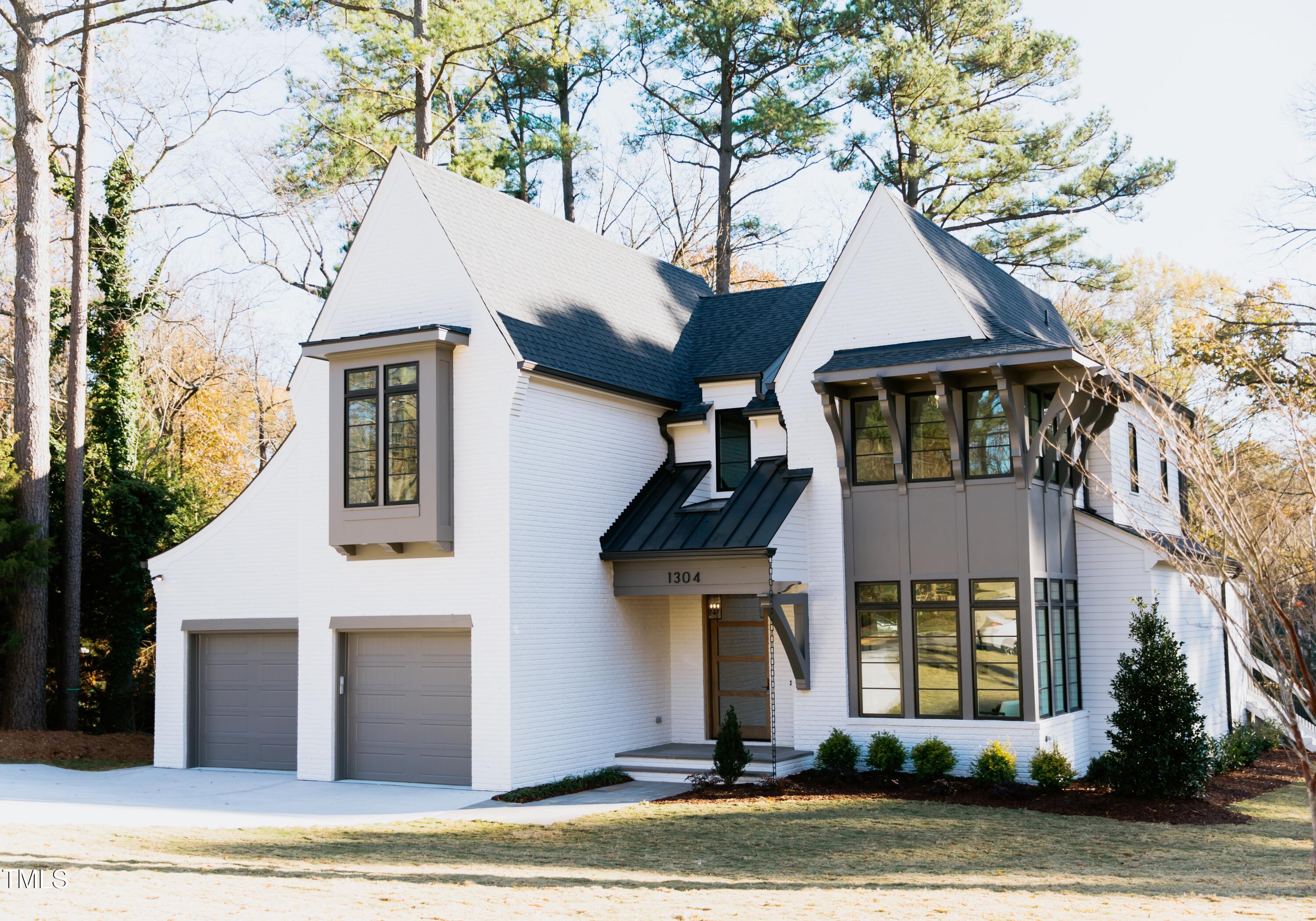1304 Ivy Lane