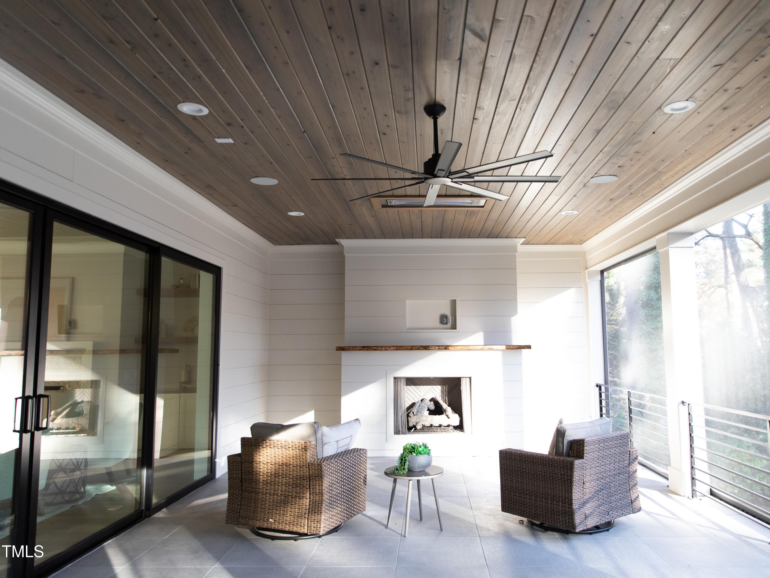 1304 Ivy Lane