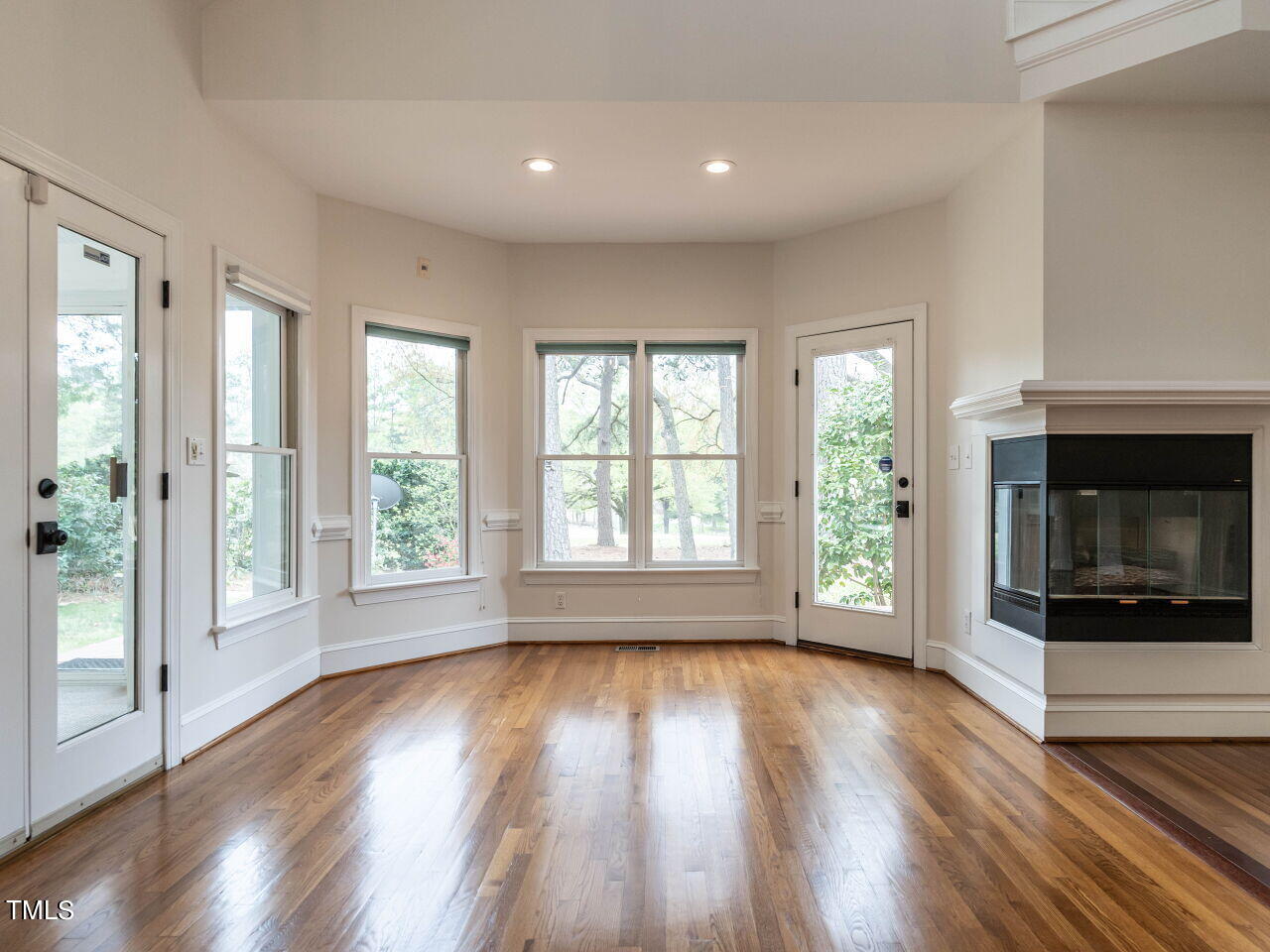 8709 Gleneagles Drive