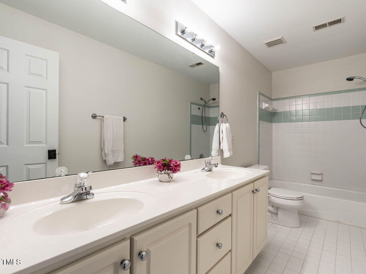 8709 Gleneagles Drive