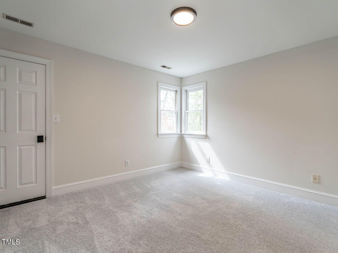 8709 Gleneagles Drive