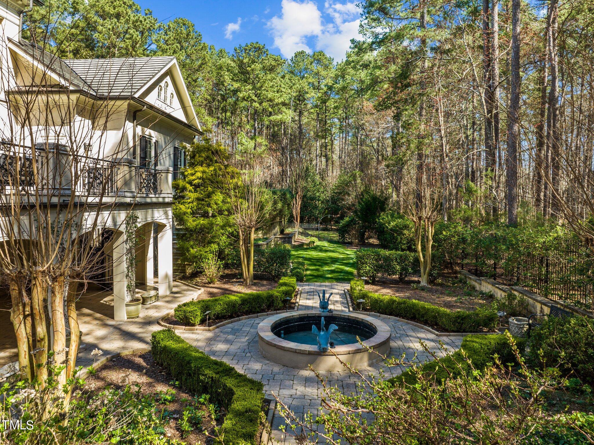 8816 Valentine Ct