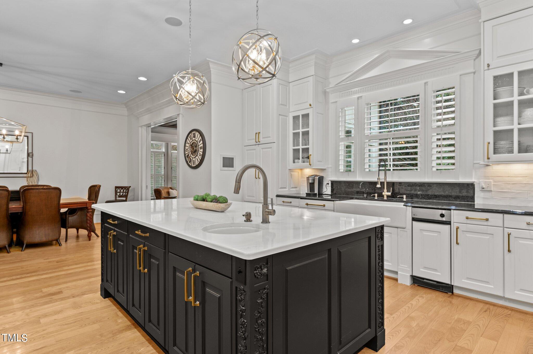 8816 Valentine Ct