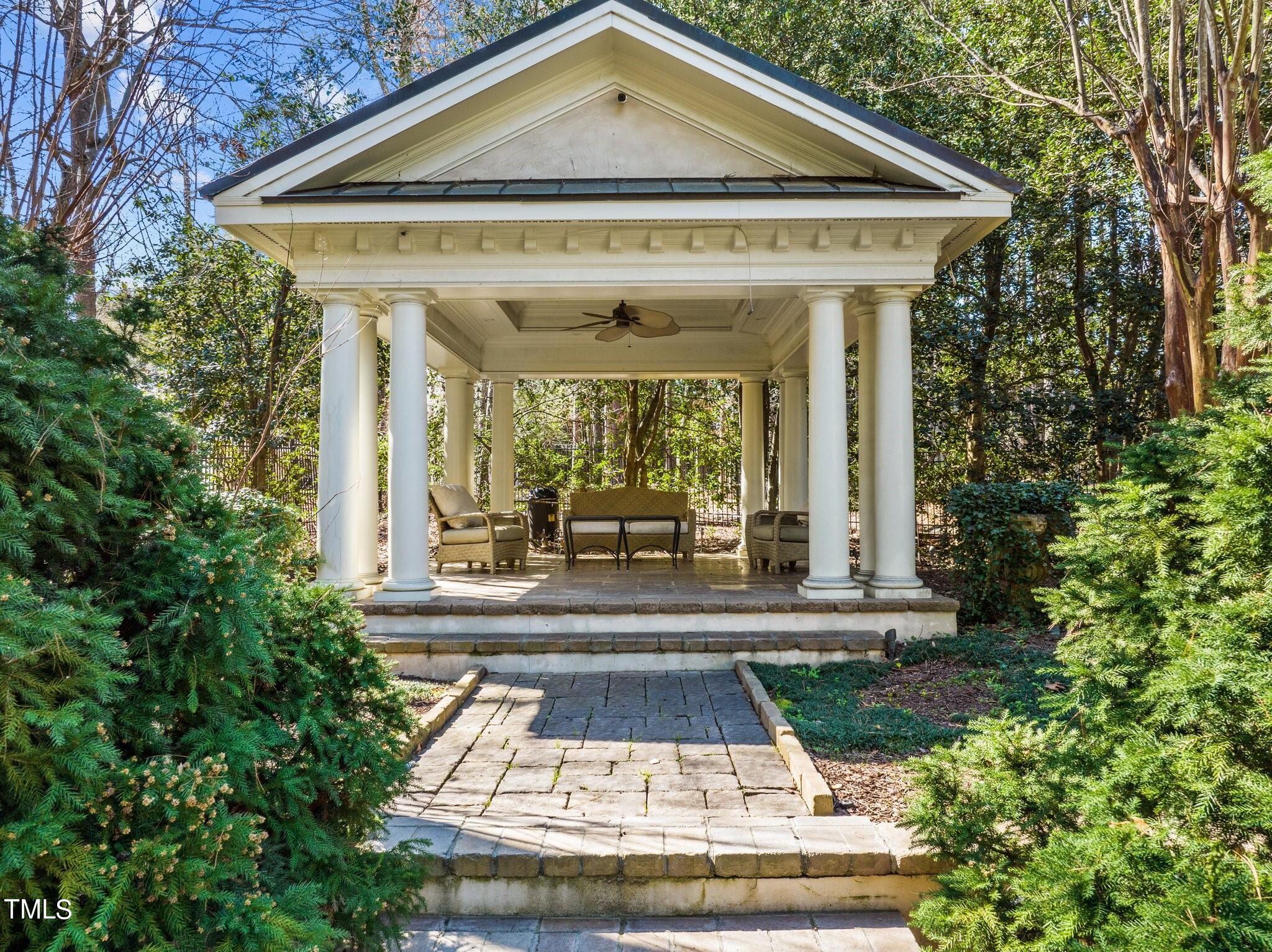 8816 Valentine Ct