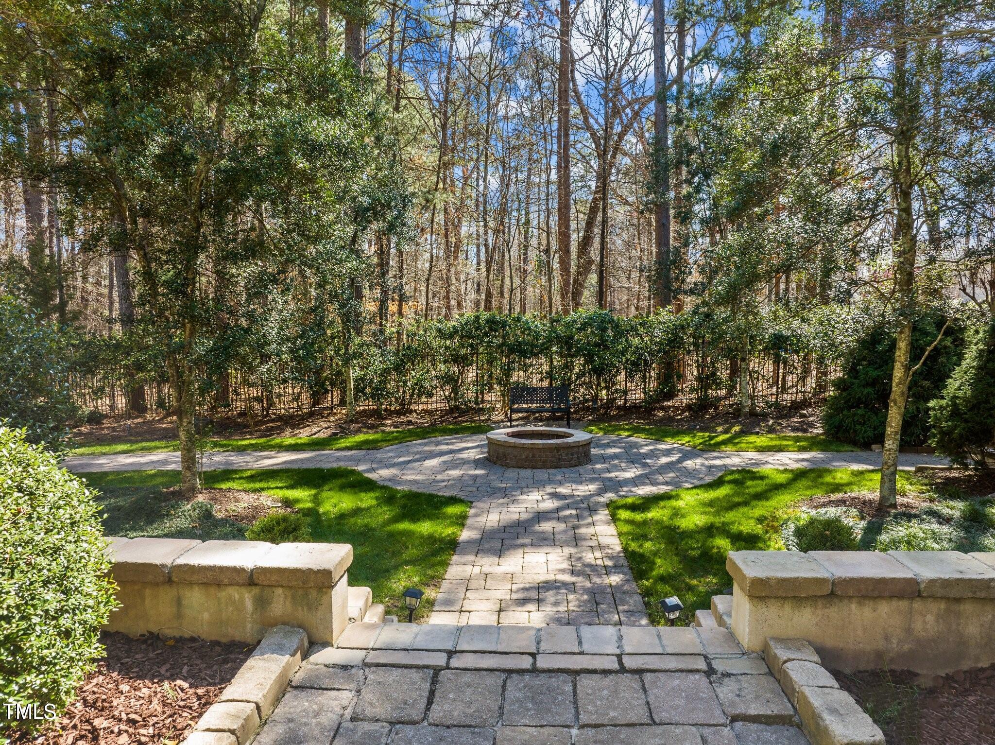 8816 Valentine Ct