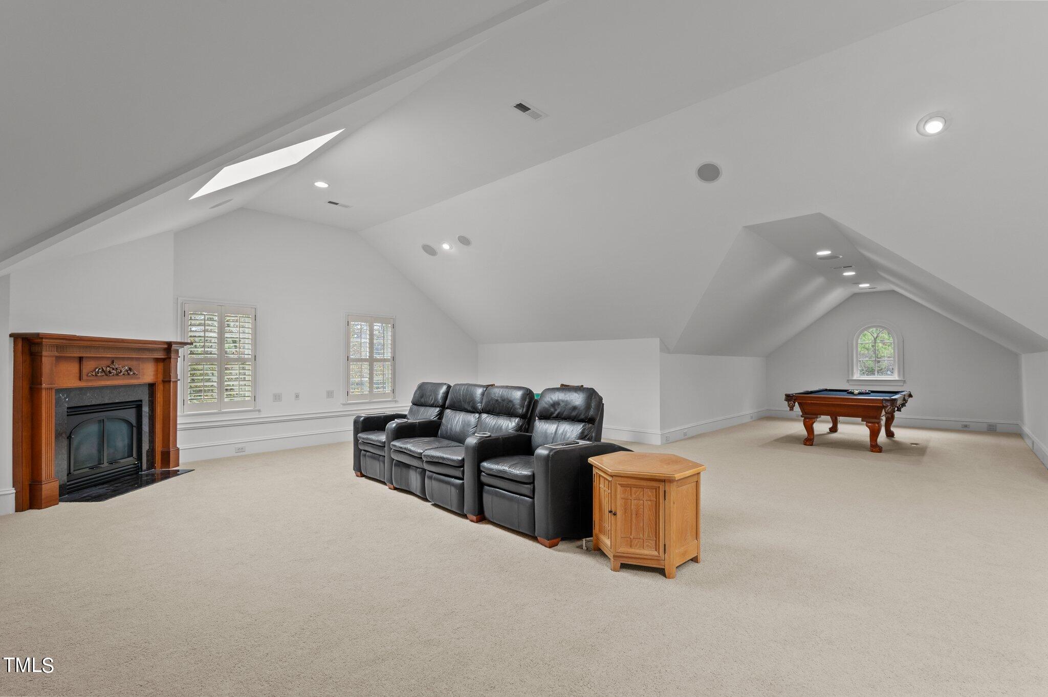 8816 Valentine Ct