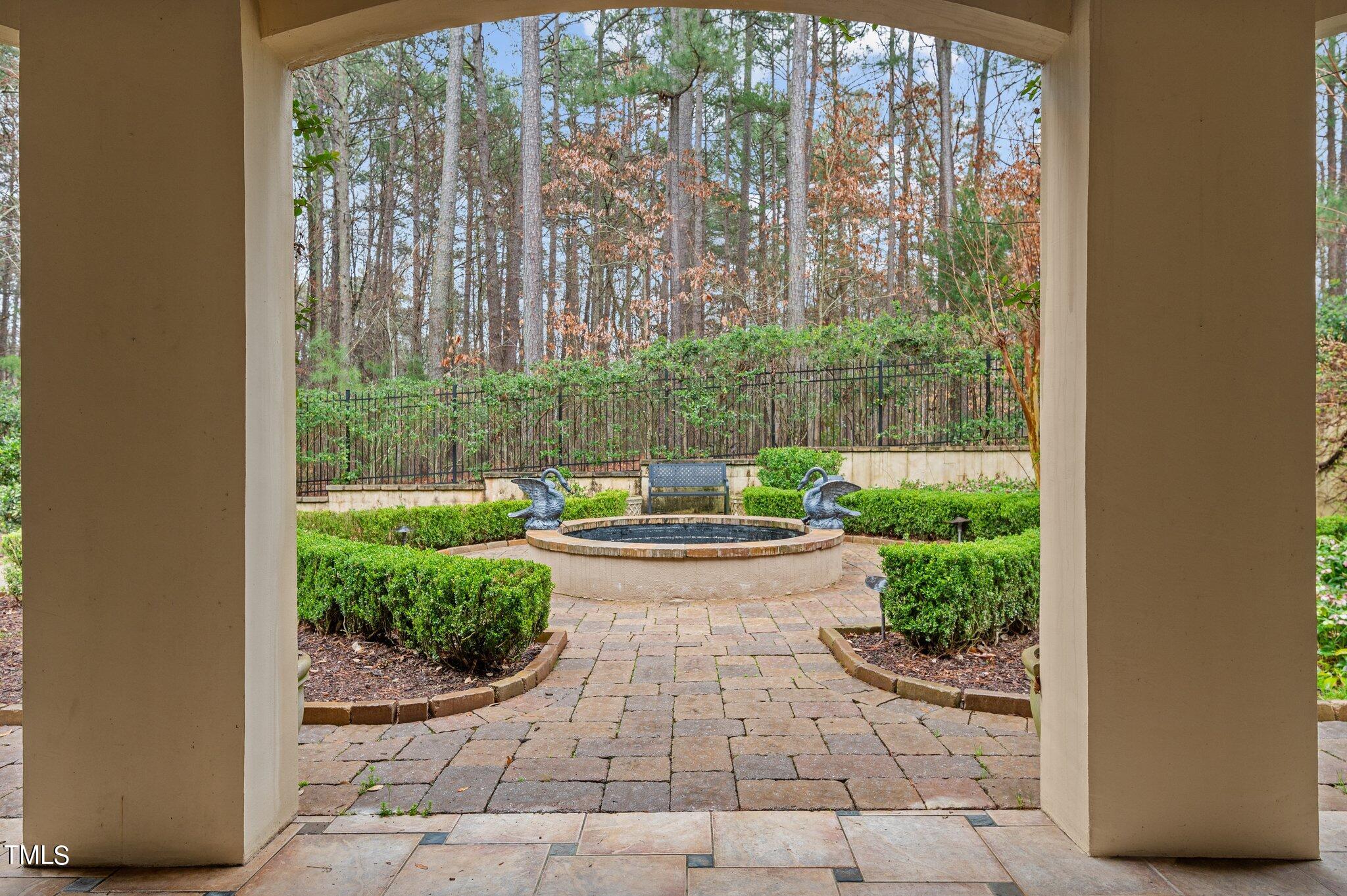 8816 Valentine Ct