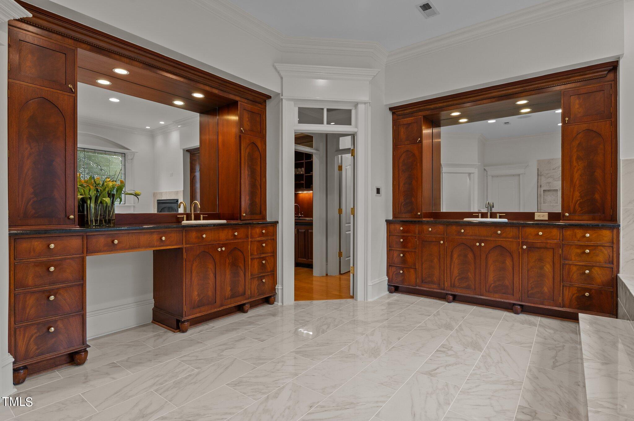 8816 Valentine Ct