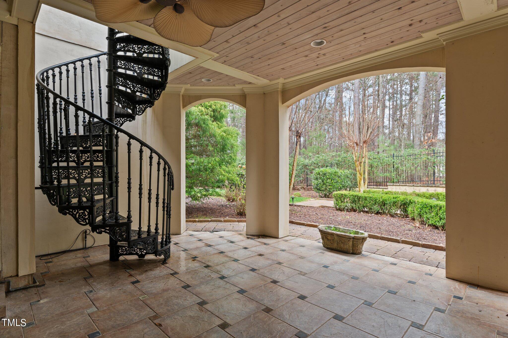 8816 Valentine Ct