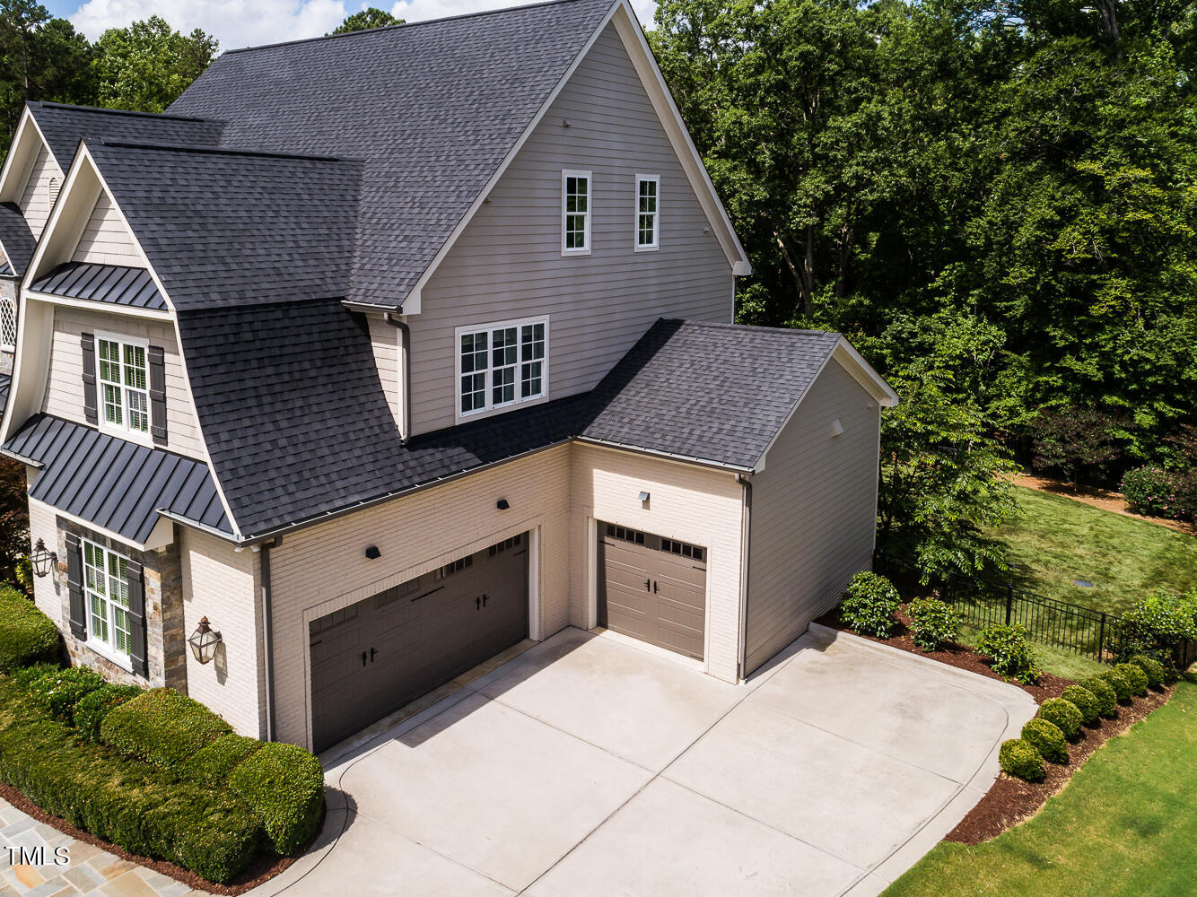 11405 Royal Amber Way