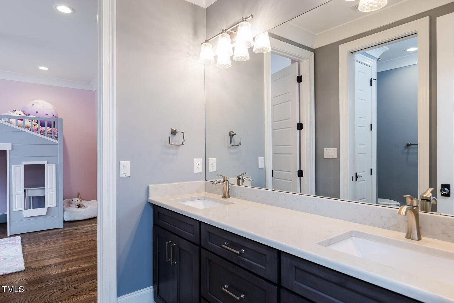 11405 Royal Amber Way